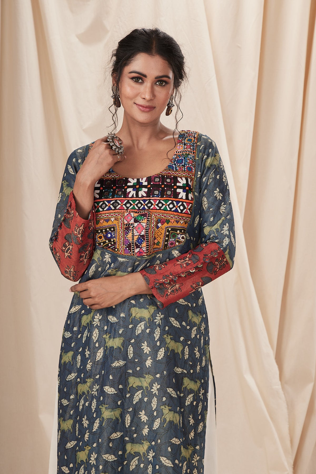 Join Astitvaindia Tribe to avail 10% on your 1st purchase