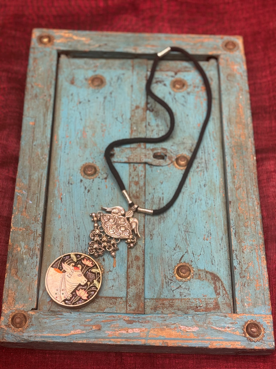 Kamdhenu Neck Piece