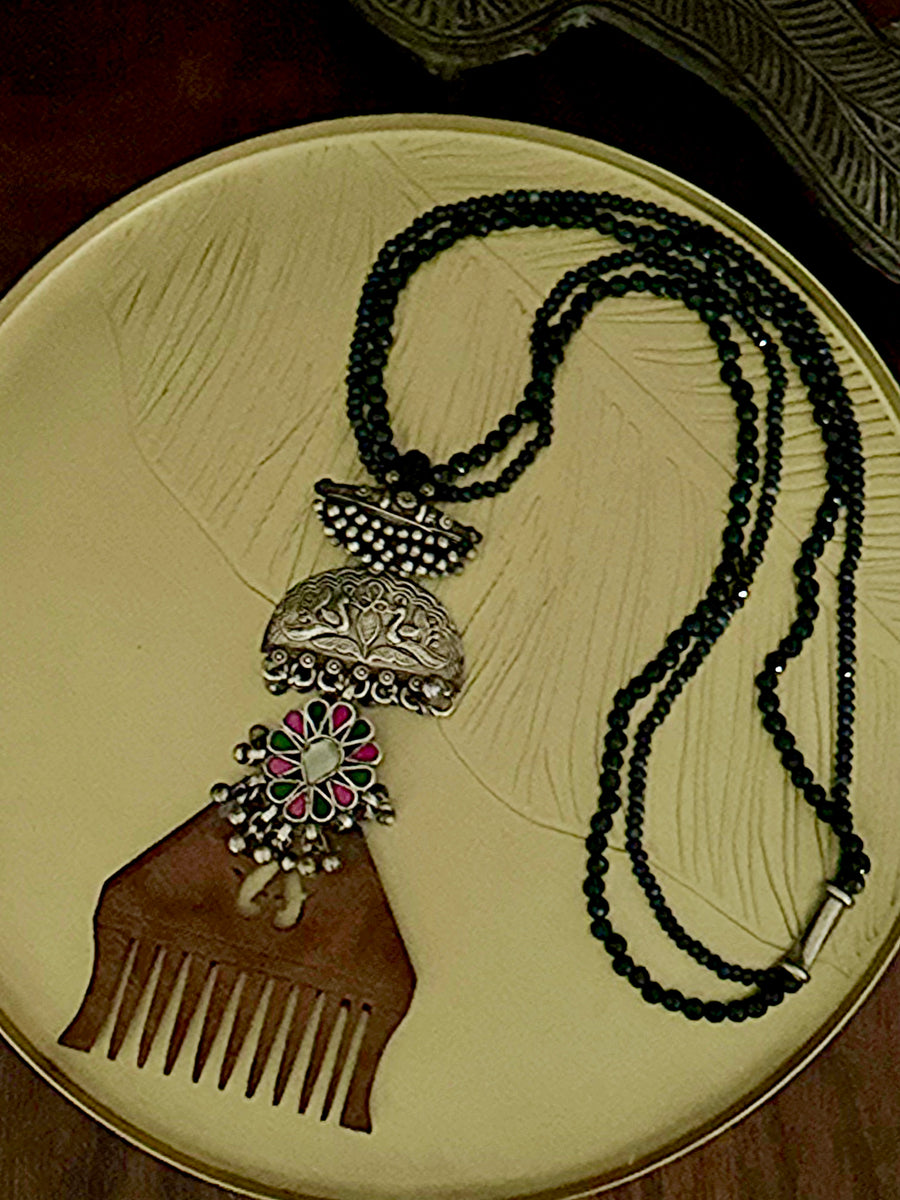 Arasi kangan neck piece