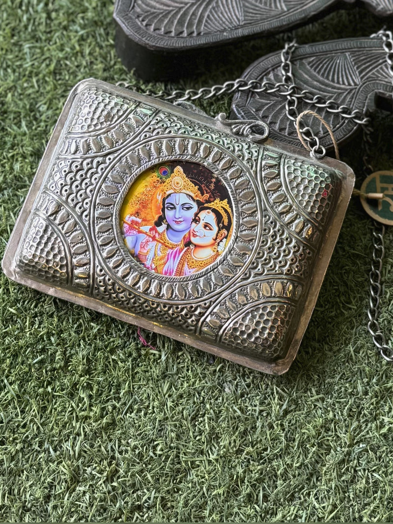 Radha Madhav sling bag