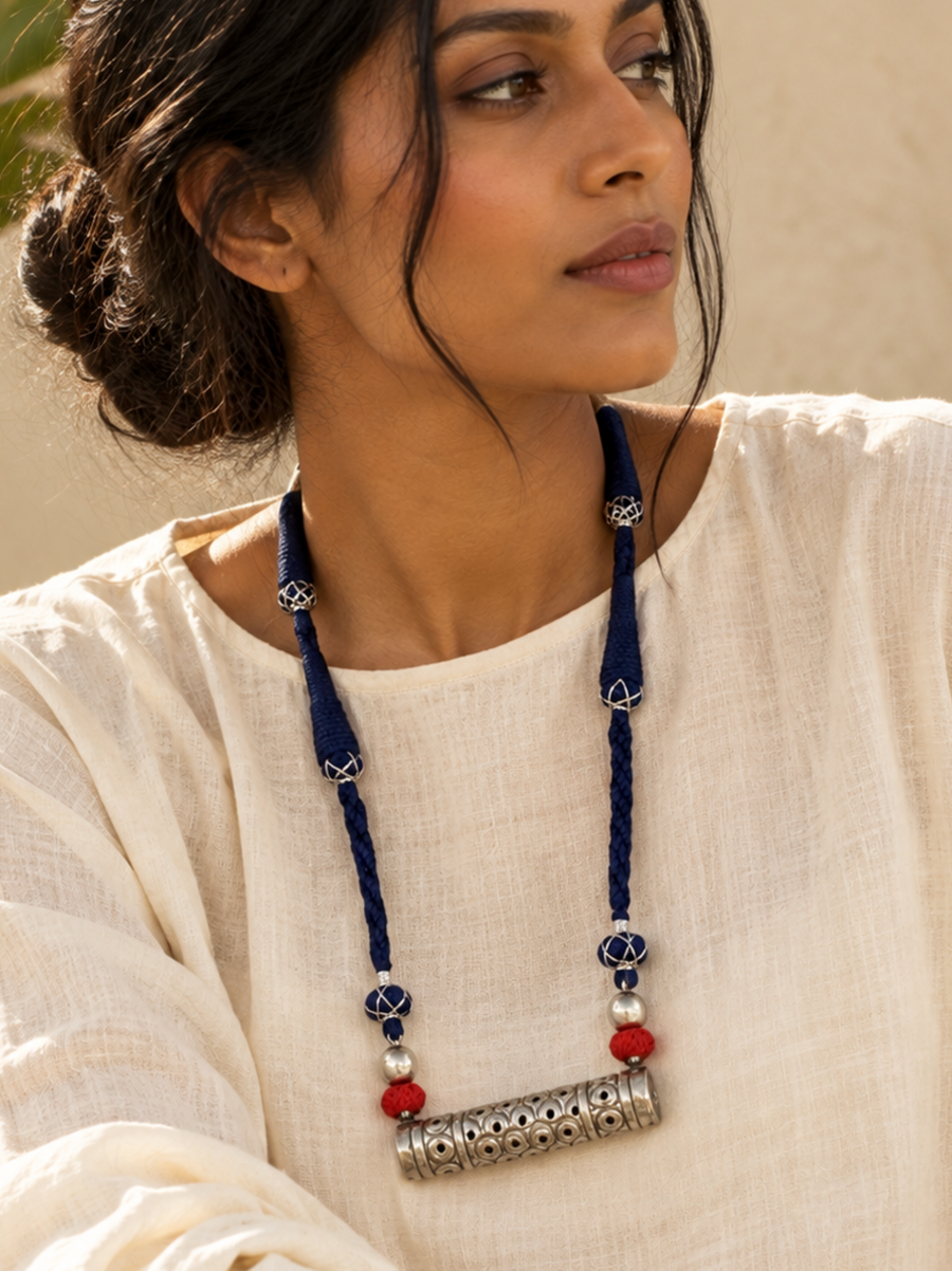 Turi neckpiece