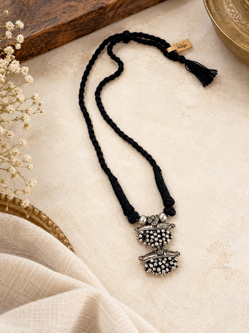 Madaliya neck piece